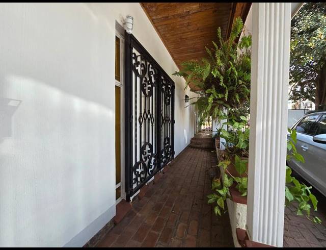 9 BEDROOM HOUSE FOR SALE IN MUCKLENEUK